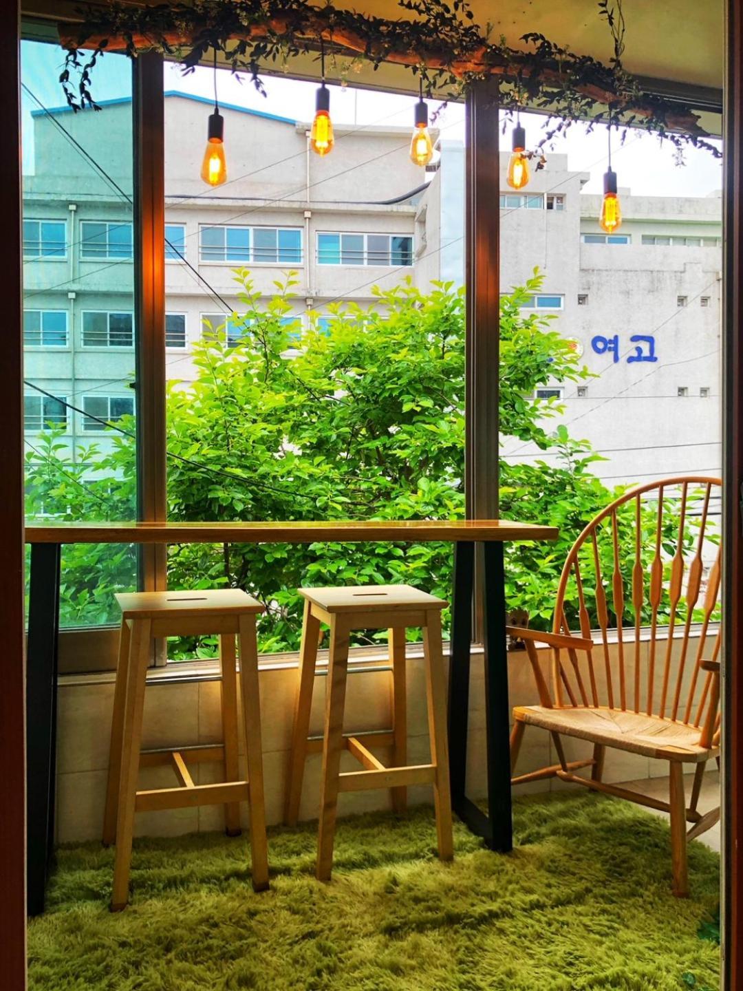 Lovely Petit Comfy And Cozy Typical Korean Style * Seoul